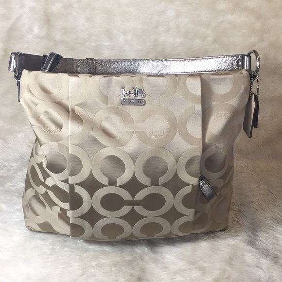 ⬇️Coach Madison Op Art Isabella Satchel handbag - Picture 1 of 8